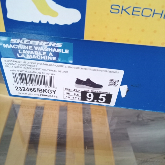 Skechers Hands Free Slip-Ins Athletic Shoes - Picture 2 of 9